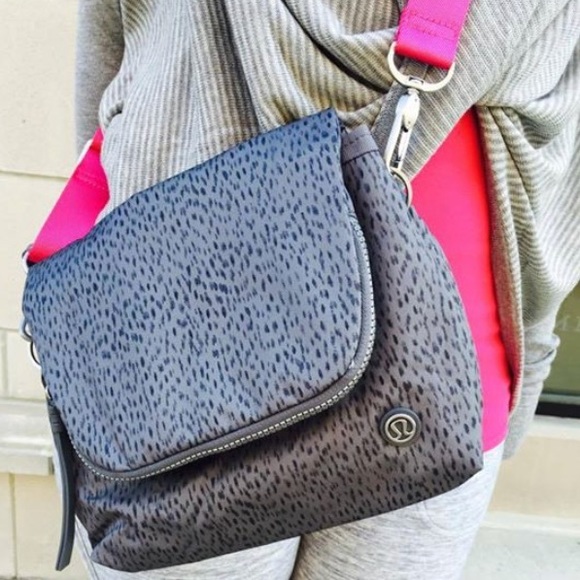 lululemon athletica Handbags - LULULEMON PARTY OM BAG CROSSBODY DOTTIE PINK